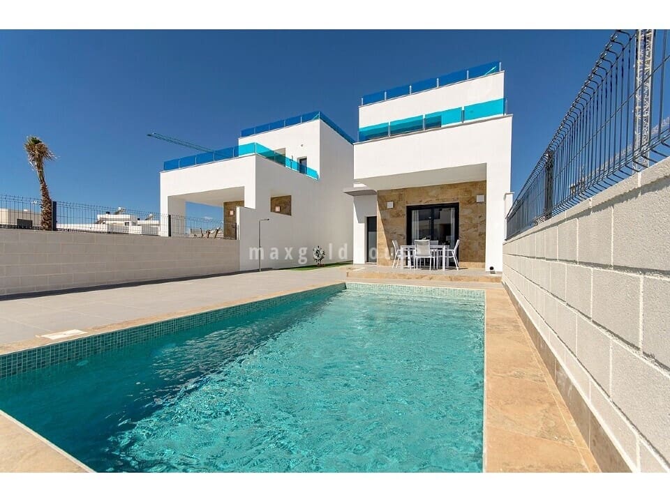 3 bedroom Villa for sale in Los Montesinos with pool - € 389,000 (Ref: 8675277)