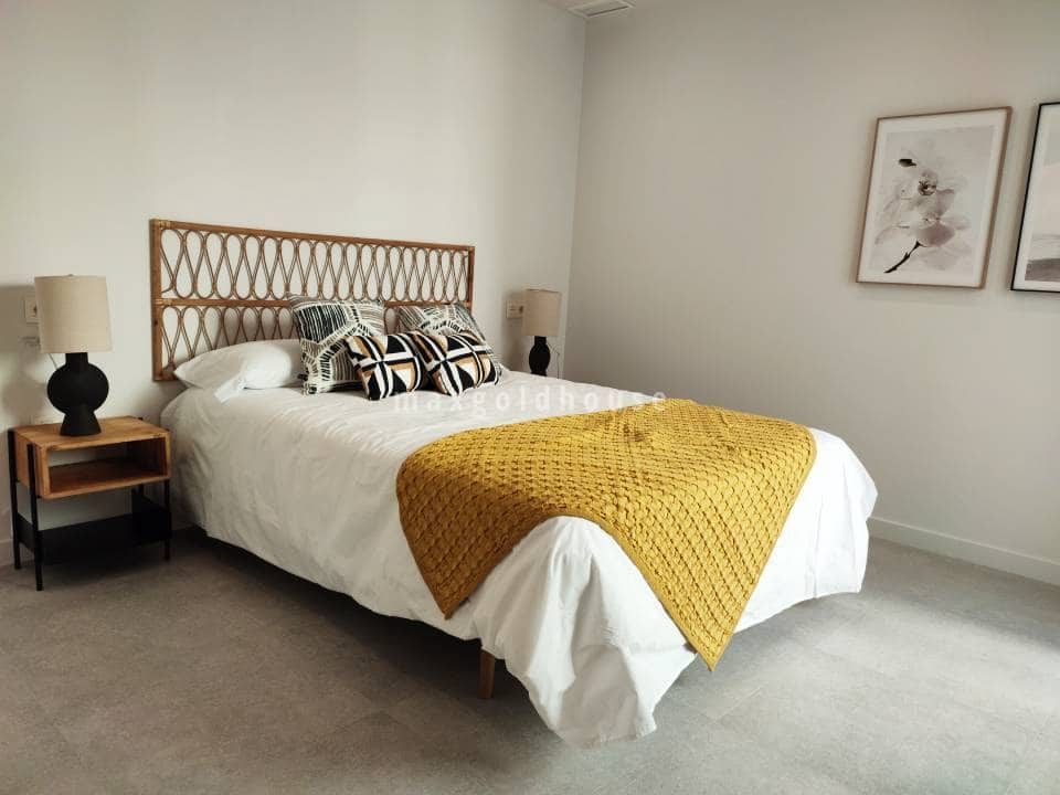 2 bedroom Apartment for sale in Pilar de la Horadada with pool - € 269,900 (Ref: 8699232)