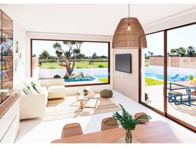 Chalet de 3 habitaciones en Los Alcázares en venta con piscina - 559.900 € (Ref: 9077559)