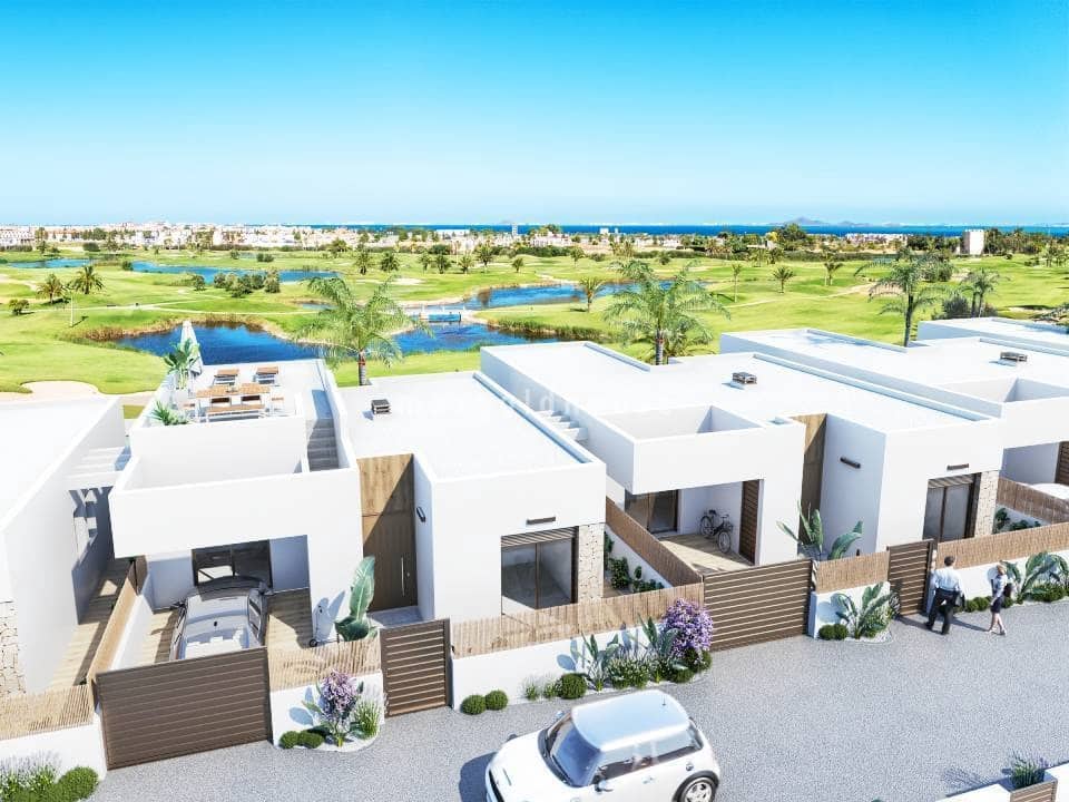 Chalet de 3 habitaciones en Los Alcázares en venta con piscina - 555.000 € (Ref: 9081110)