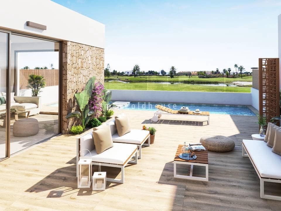 Chalet de 3 habitaciones en Los Alcázares en venta con piscina - 555.000 € (Ref: 9081110)