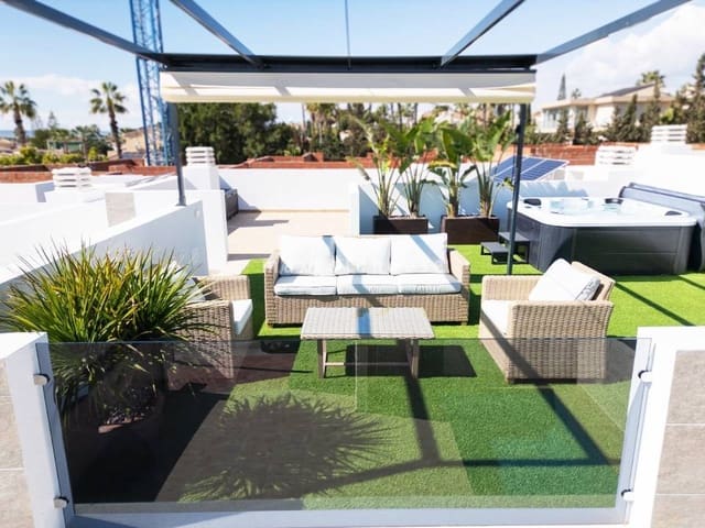 3 soveværelse Villa til salg i La Marina, Elche / Elx med swimmingpool - € 395.000 (Ref: 9109881)