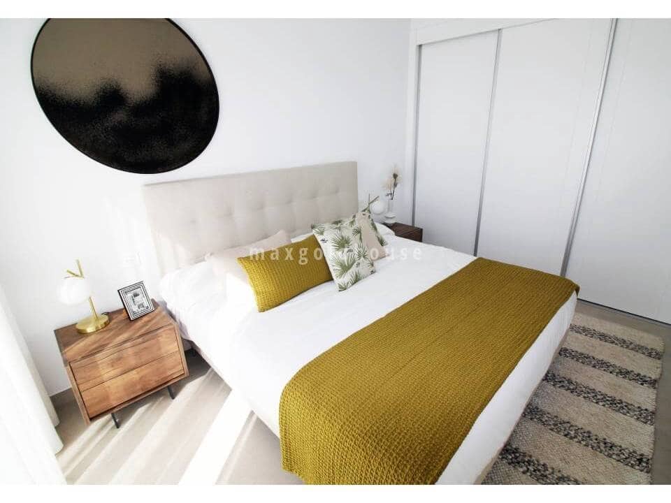 4 makuuhuone Omakotitalo myytävänä paikassa Pilar de la Horadada mukana uima-altaan - 369 900 € (Ref: 9182062)