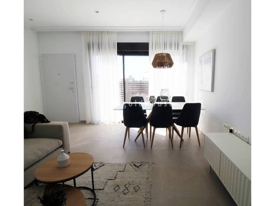 4 makuuhuone Omakotitalo myytävänä paikassa Pilar de la Horadada mukana uima-altaan - 369 900 € (Ref: 9182062)