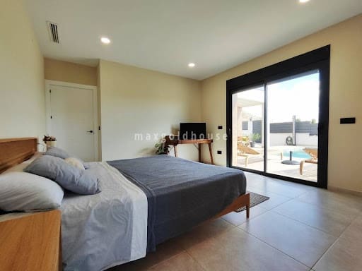 3 bedroom Villa for sale in Jumilla with pool - € 295,000 (Ref: 9400181)