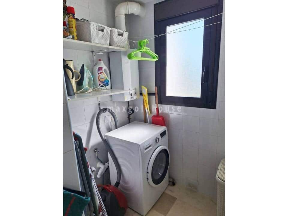 3 bedroom Apartment for sale in Villamartin with pool - € 250,000 (Ref: 9402650)