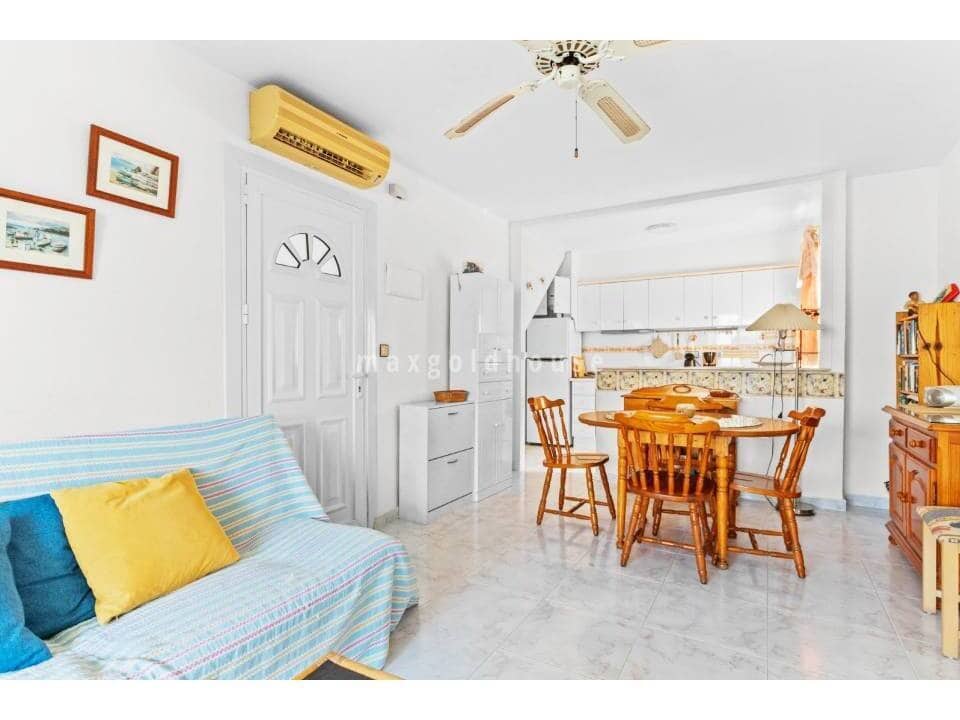 2 slaapkamer Appartement te koop in El Chaparral met zwembad - € 140.000 (Ref: 9413213)