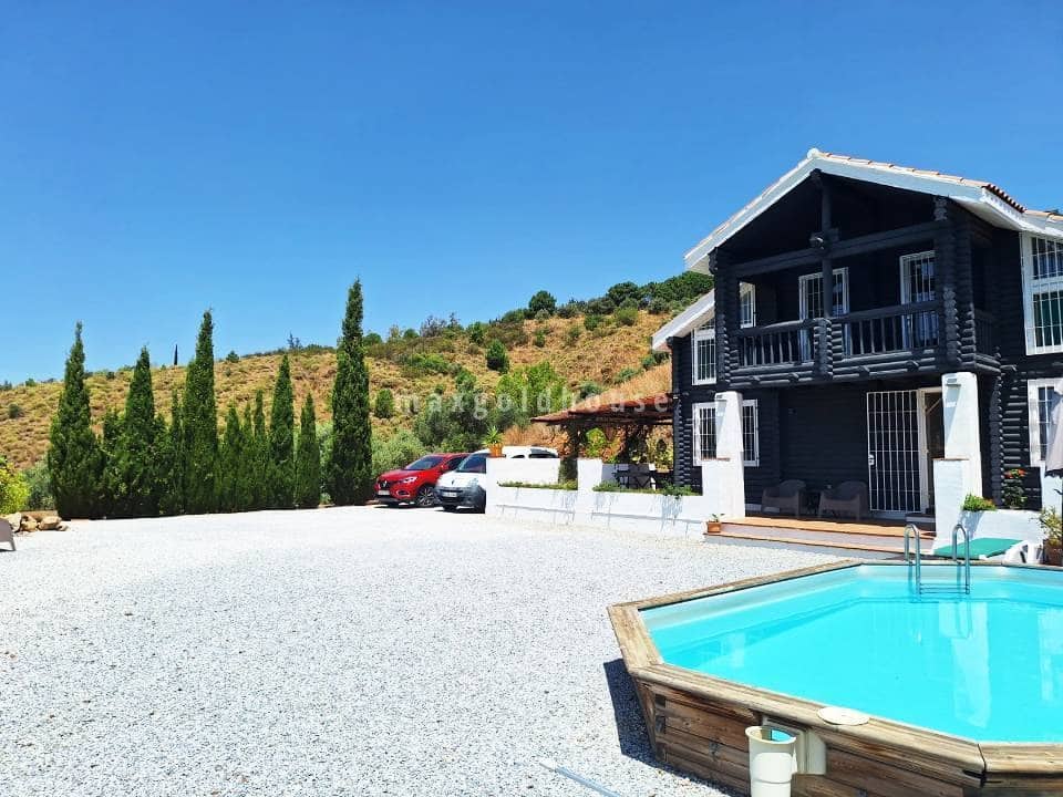 4 slaapkamer Villa te koop in Competa met zwembad - € 330.000 (Ref: 9415284)