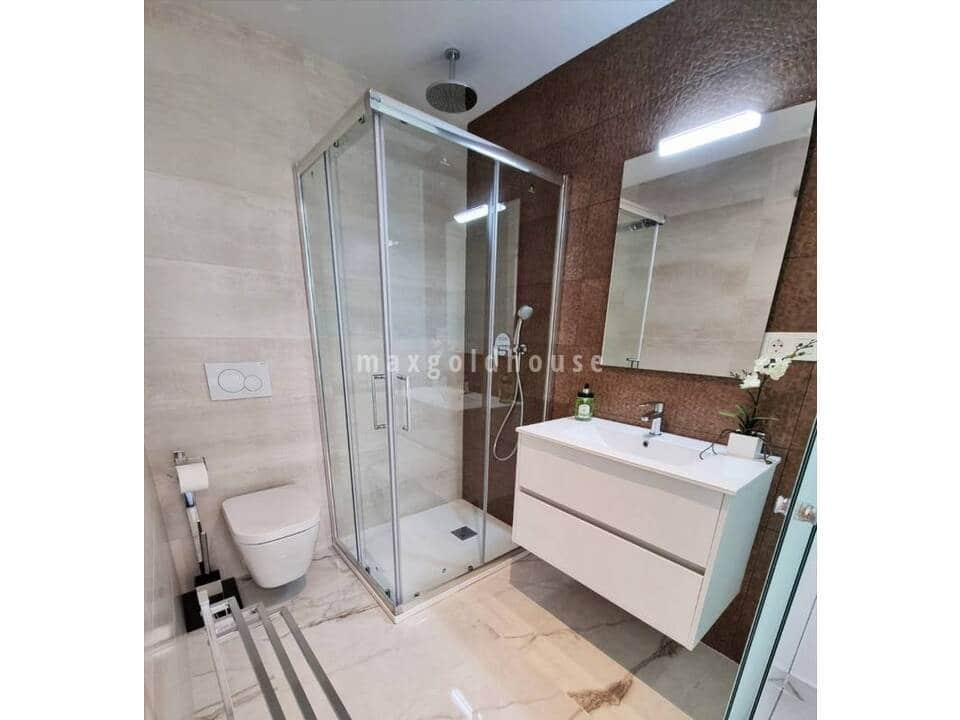 2 bedroom Apartment for sale in Villamartin with pool - € 229,000 (Ref: 9419045)