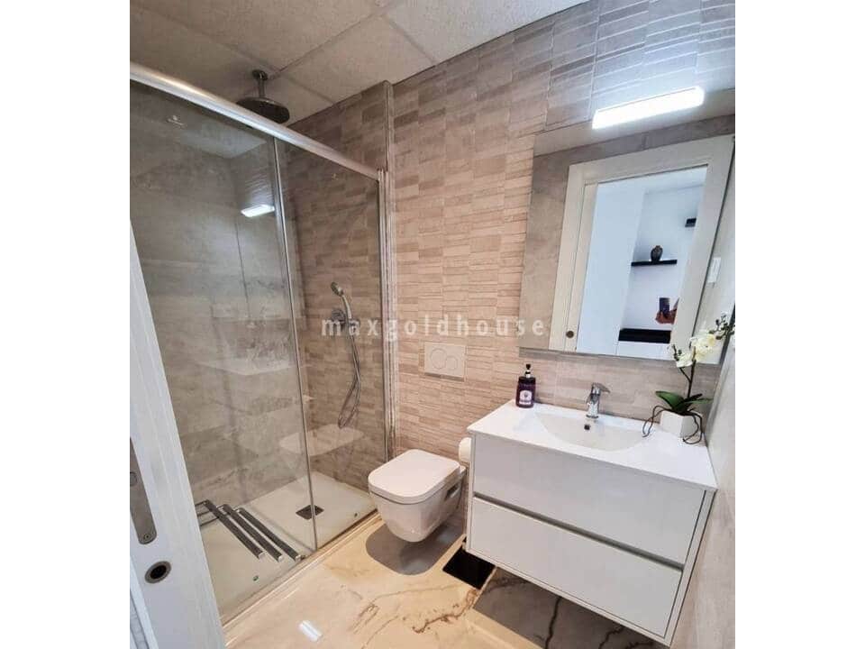 2 bedroom Apartment for sale in Villamartin with pool - € 229,000 (Ref: 9419045)