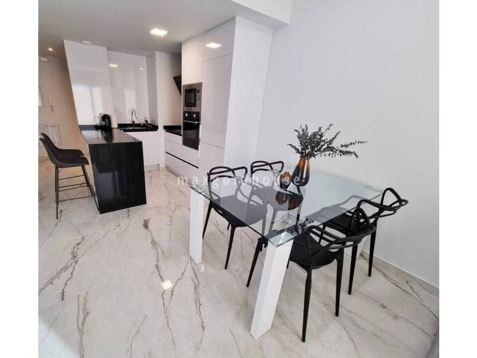 2 bedroom Apartment for sale in Villamartin with pool - € 229,000 (Ref: 9419045)