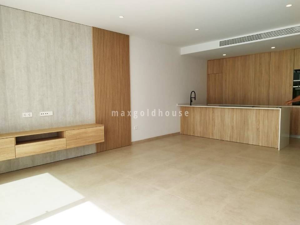Chalet de 3 habitaciones en Los Alcázares en venta con piscina - 489.900 € (Ref: 9425405)