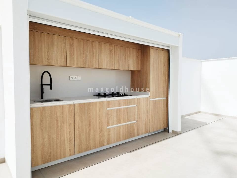 Chalet de 3 habitaciones en Los Alcázares en venta con piscina - 489.900 € (Ref: 9425405)