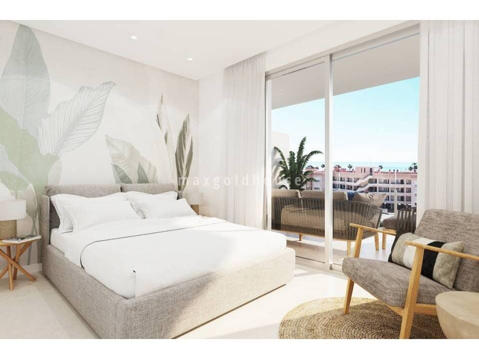 3 bedroom Apartment for sale in Santa Pola with pool - € 375,000 (Ref: 9429015)