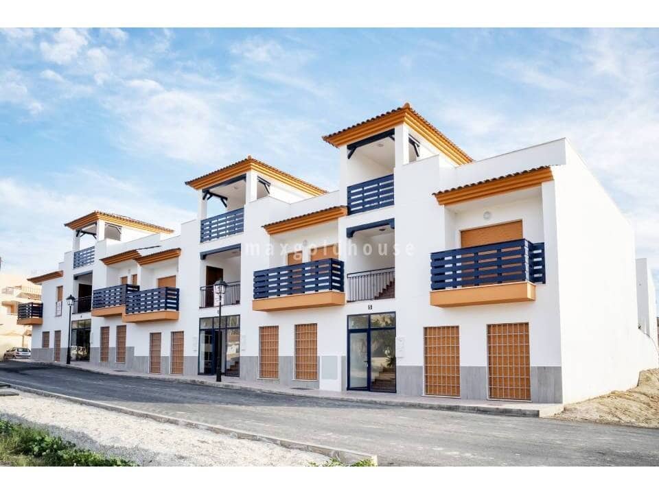 2 bedroom Apartment for sale in Cuevas del Almanzora with pool - € 118,900 (Ref: 9431329)