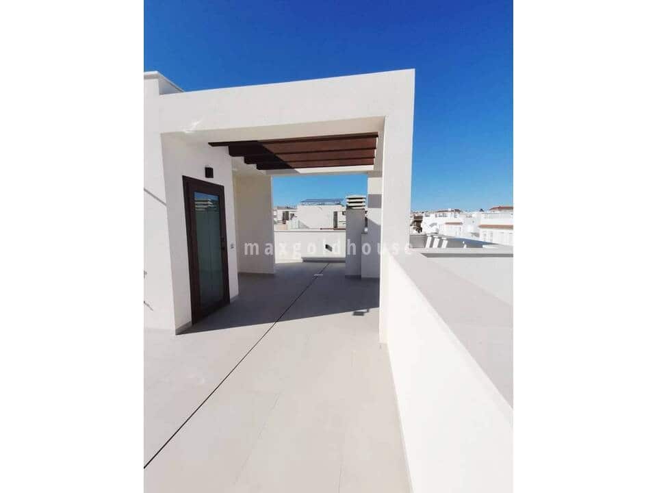 3 bedroom Villa for sale in Dona Pepa with pool - € 650,000 (Ref: 9432098)