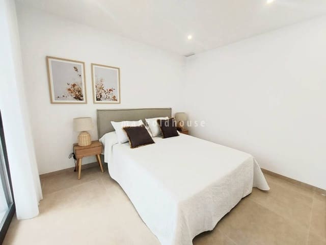 Chalet de 3 habitaciones en San Pedro del Pinatar en venta con piscina - 419.900 € (Ref: 9432756)