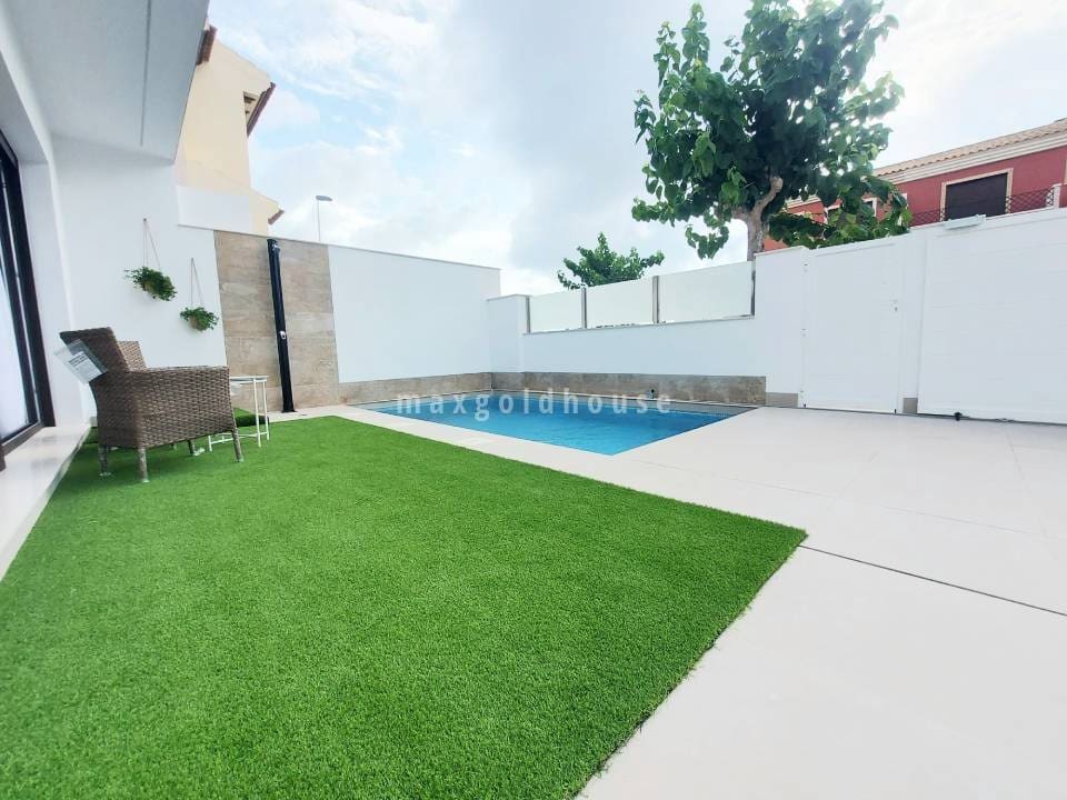 3 bedroom Villa for sale in San Pedro del Pinatar with pool - € 419,900 (Ref: 9432756)