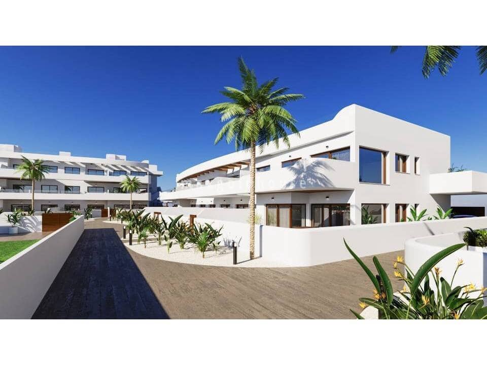 3 bedroom Apartment for sale in Los Alcazares with pool - € 359,000 (Ref: 9432757)