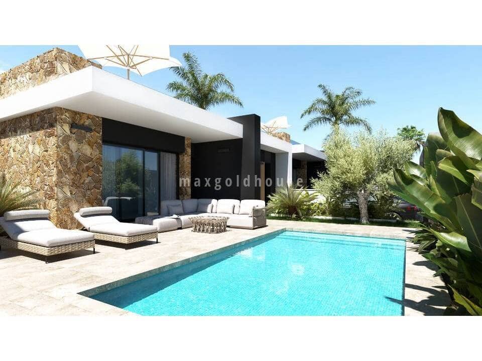 Chalet de 3 habitaciones en Ciudad Quesada en venta con piscina - 496.000 € (Ref: 9441643)