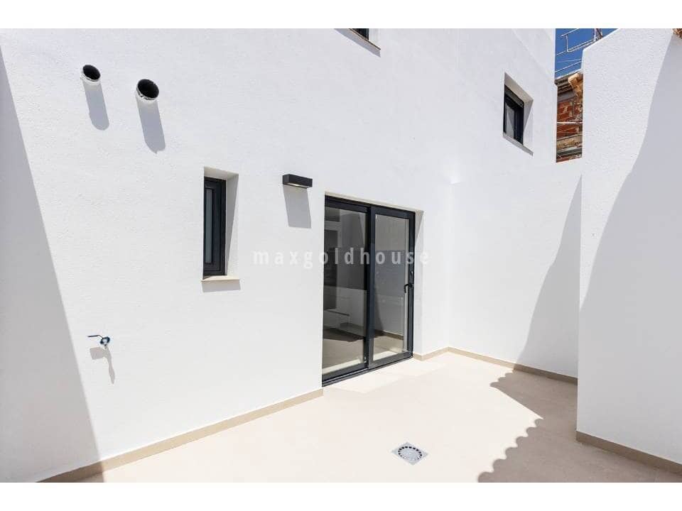 4 bedroom Townhouse for sale in Rafal with pool - € 269,000 (Ref: 9441644)