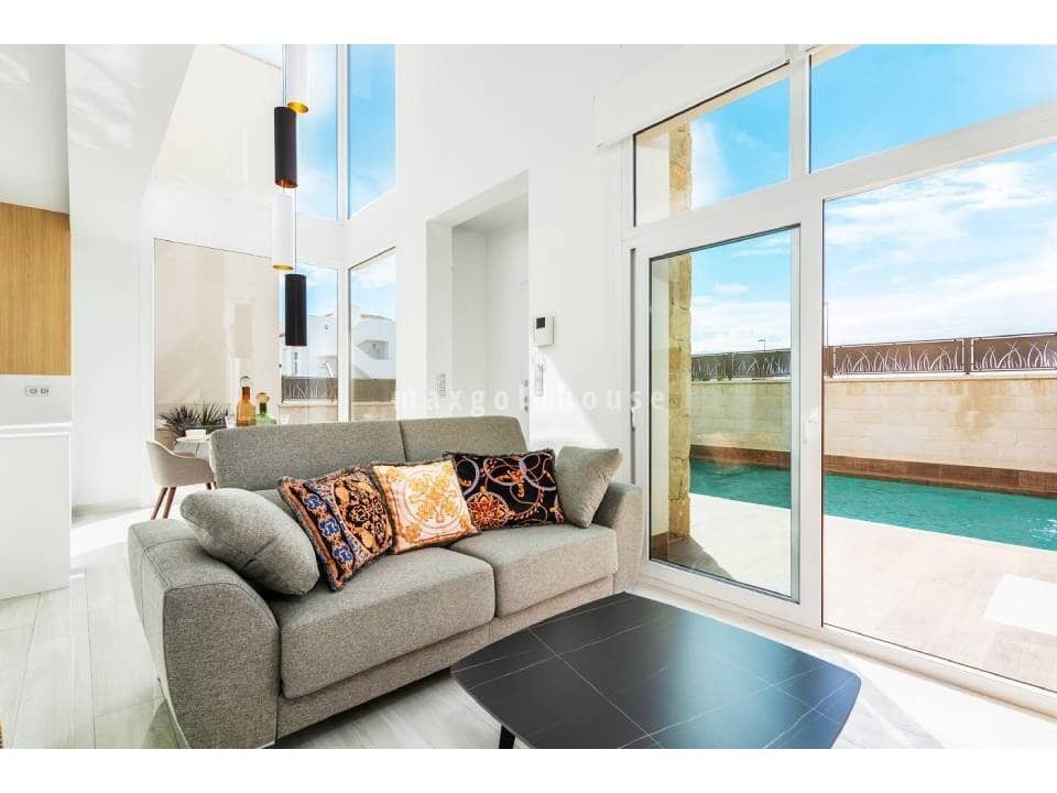 3 bedroom Villa for sale in La Manga del Mar Menor with pool - € 595,000 (Ref: 9441646)