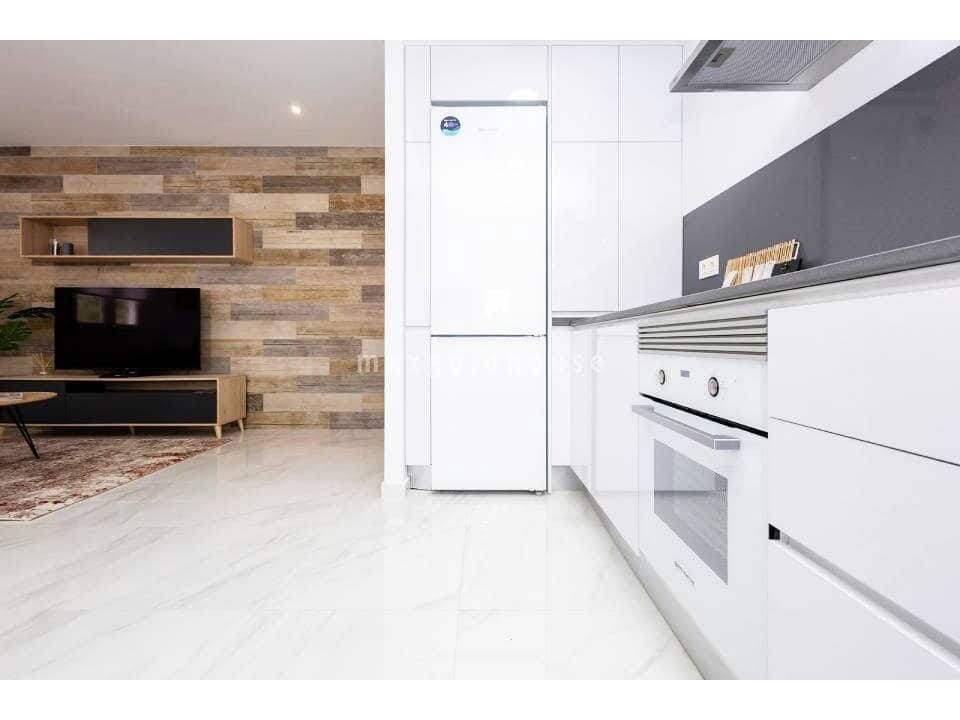 2 bedroom Apartment for sale in Jacarilla - € 139,000 (Ref: 9442869)