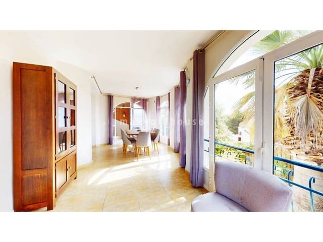 Chalet de 5 habitaciones en La Zenia, Orihuela en venta con piscina - 850.000 € (Ref: 9445447)