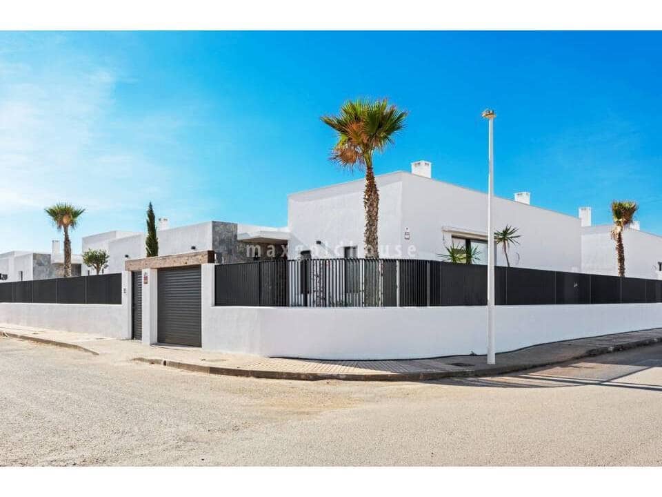 3 sovrum Villa till salu i Mar de Cristal med pool - 549 000 € (Ref: 9445455)