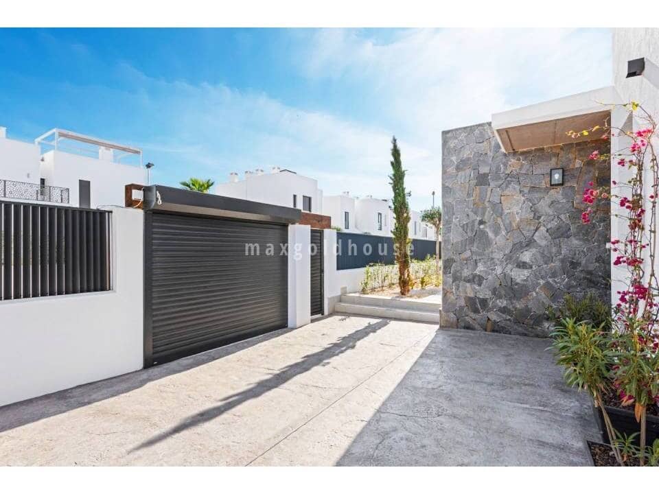 3 sovrum Villa till salu i Mar de Cristal med pool - 549 000 € (Ref: 9445455)