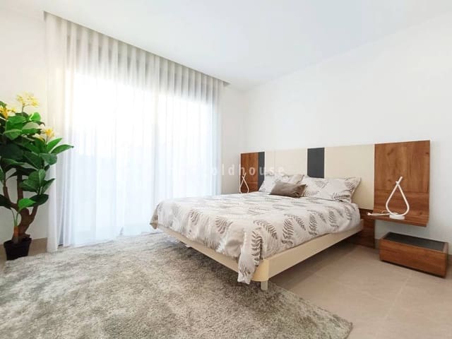 Chalet de 3 habitaciones en Benijófar en venta con piscina - 449.000 € (Ref: 9448455)