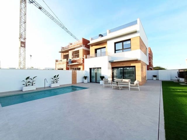Chalet de 3 habitaciones en Benijófar en venta con piscina - 449.000 € (Ref: 9448455)
