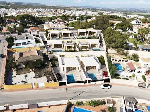 3 Zimmer Villa zu verkaufen in Los Balcones mit Pool - 700.000 € (Ref: 9448458)