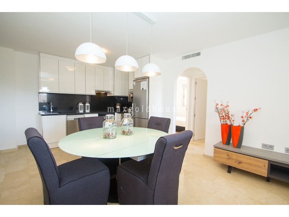 2 bedroom Apartment for sale in Villamartin with pool - € 255,000 (Ref: 9449970)