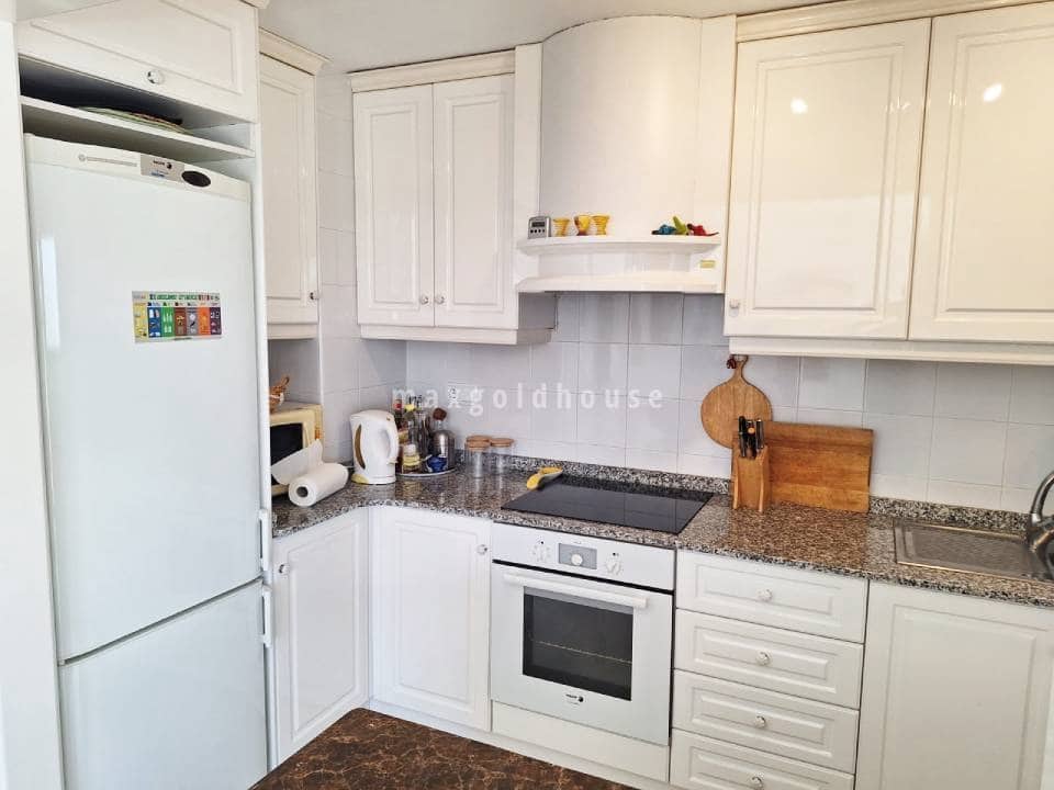 3 bedroom Apartment for sale in Villamartin with pool - € 250,000 (Ref: 9449983)