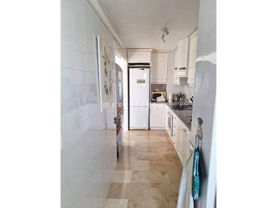 3 bedroom Apartment for sale in Villamartin with pool - € 250,000 (Ref: 9449983)