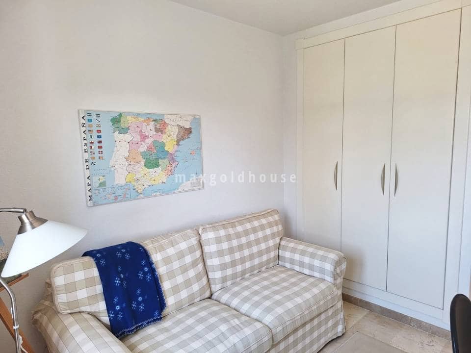 3 bedroom Apartment for sale in Villamartin with pool - € 250,000 (Ref: 9449983)