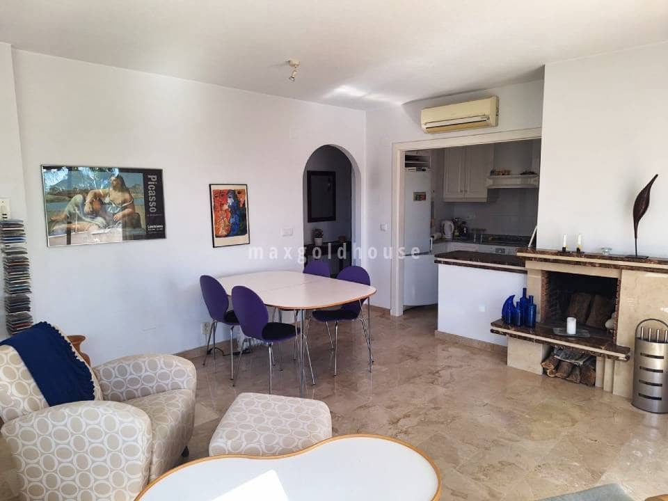 3 bedroom Apartment for sale in Villamartin with pool - € 250,000 (Ref: 9449983)
