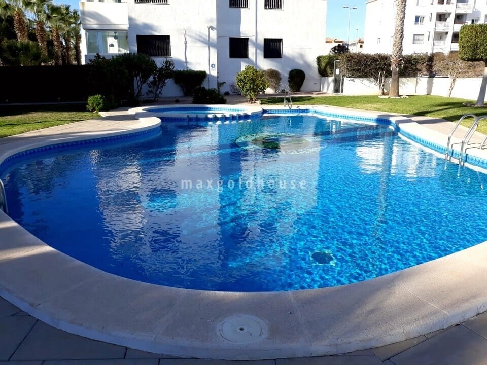 3 bedroom Apartment for sale in Villamartin with pool - € 250,000 (Ref: 9449983)
