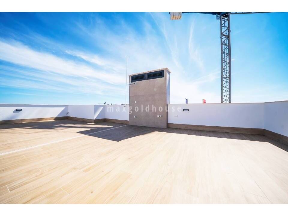 Chalet de 3 habitaciones en Algorfa en venta con piscina - 465.000 € (Ref: 9452972)