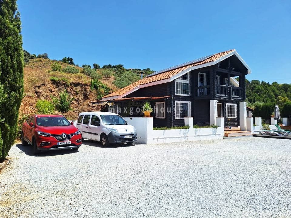 4 slaapkamer Villa te koop in Competa met zwembad - € 330.000 (Ref: 9460722)