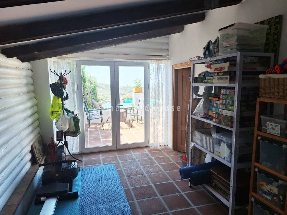 4 slaapkamer Villa te koop in Competa met zwembad - € 330.000 (Ref: 9460722)