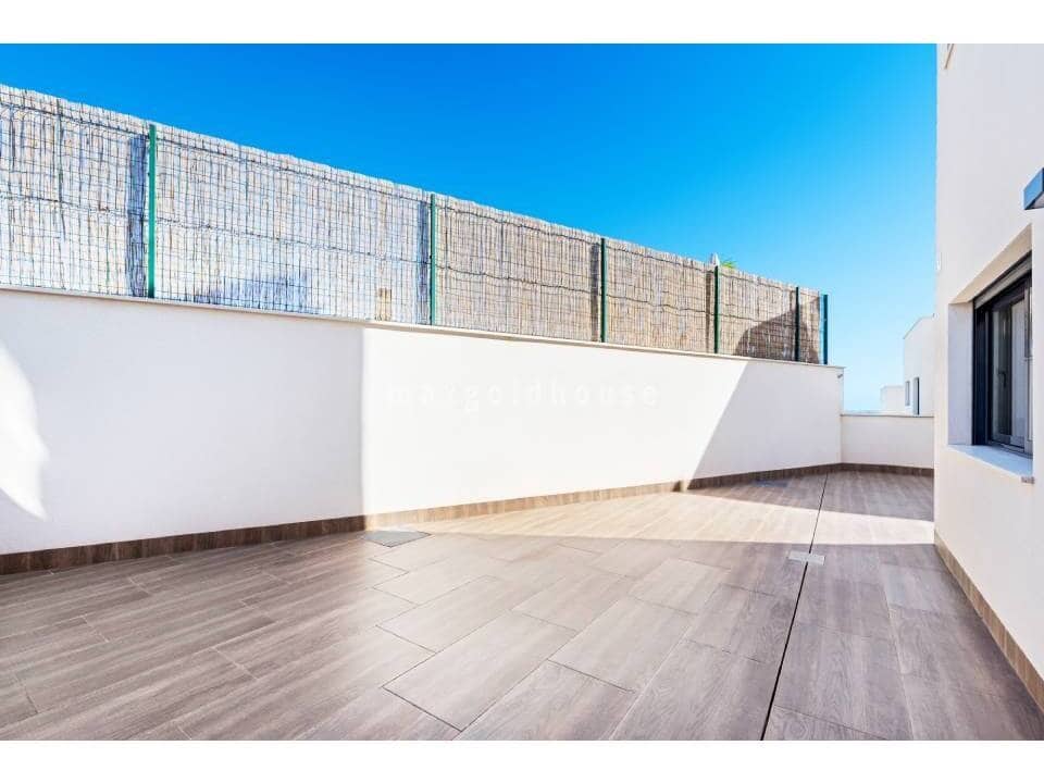 2 Zimmer Apartment zu verkaufen in San Miguel de Salinas mit Pool - 375.000 € (Ref: 9460731)