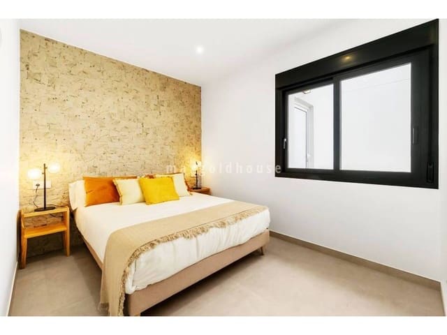 3 slaapkamer Villa te koop in San Pedro del Pinatar met zwembad - € 380.000 (Ref: 9464994)