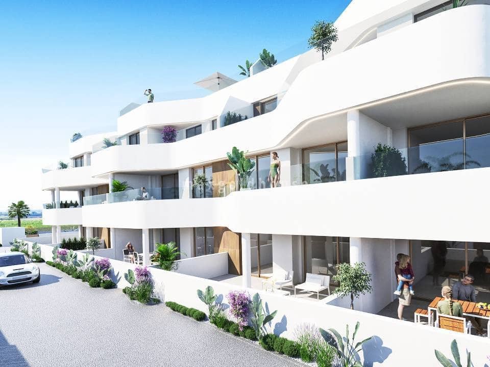 2 slaapkamer Appartement te koop in Los Alcazares met zwembad - € 265.000 (Ref: 9465990)