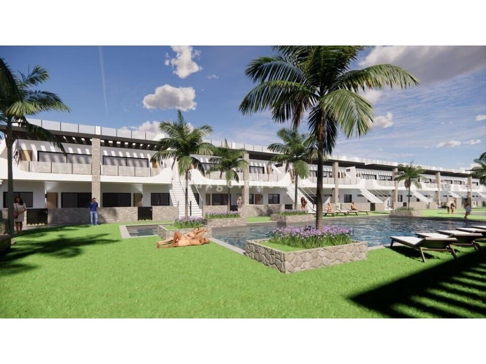 3 bedroom Apartment for sale in Pilar de la Horadada with pool - € 340,000 (Ref: 9465991)