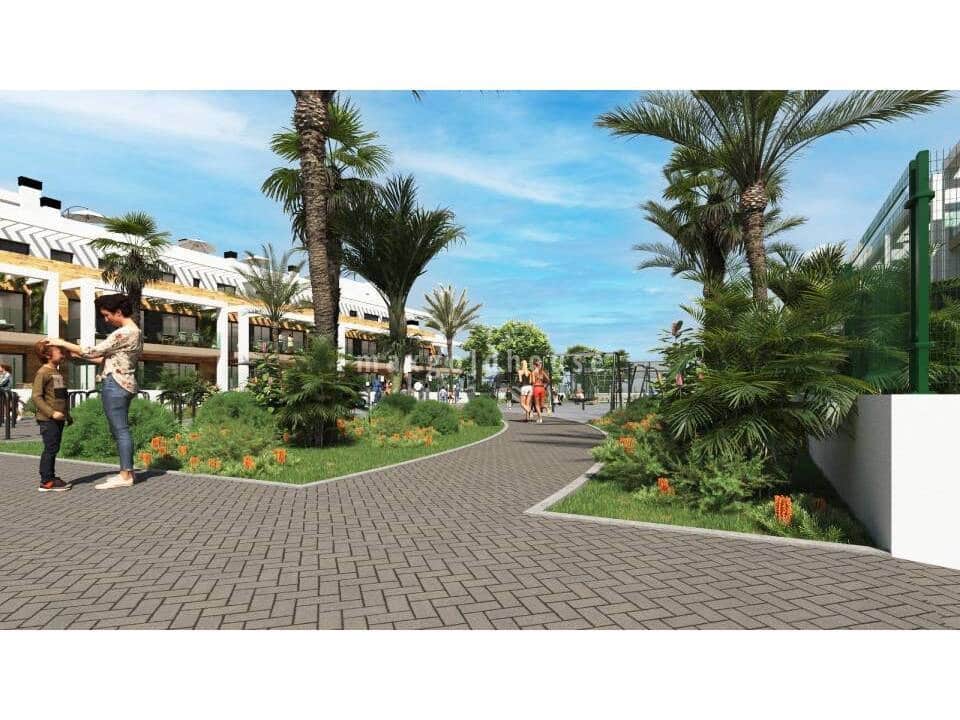 3 slaapkamer Appartement te koop in Los Alcazares met zwembad - € 317.000 (Ref: 9465995)