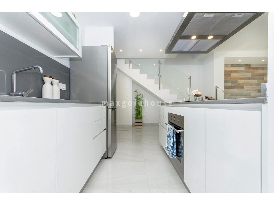 3 Zimmer Villa zu verkaufen in Los Montesinos mit Pool - 395.000 € (Ref: 9466009)