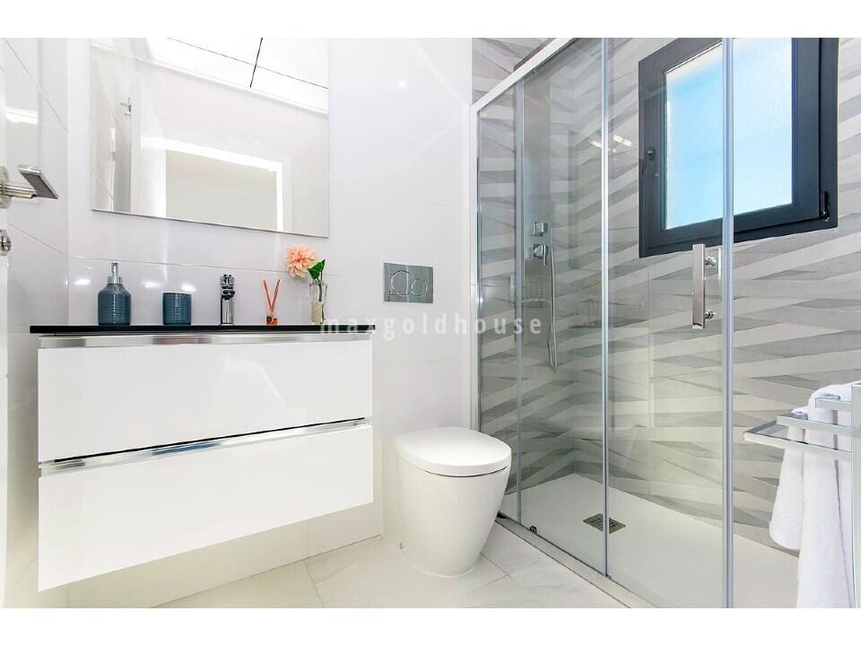 3 Zimmer Villa zu verkaufen in Los Montesinos mit Pool - 395.000 € (Ref: 9466009)