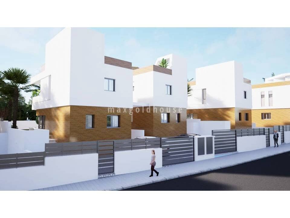 3 bedroom Villa for sale in Pilar de la Horadada with pool - € 474,900 (Ref: 9471046)